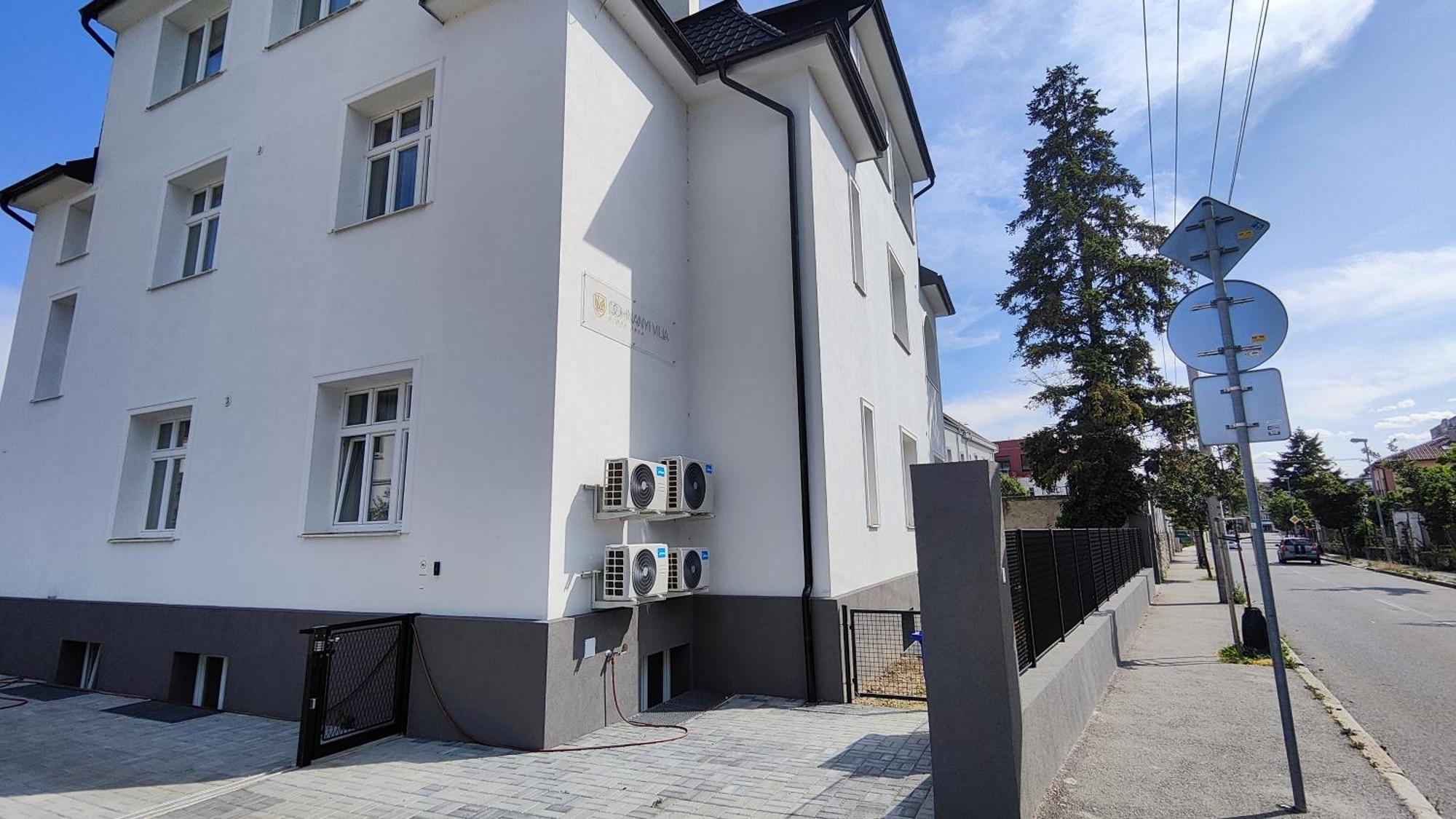 Dohnanyi Villa By Chors Trenčín エクステリア 写真